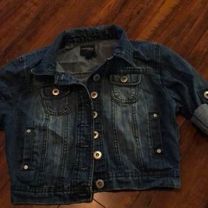 Cropped denim jacket